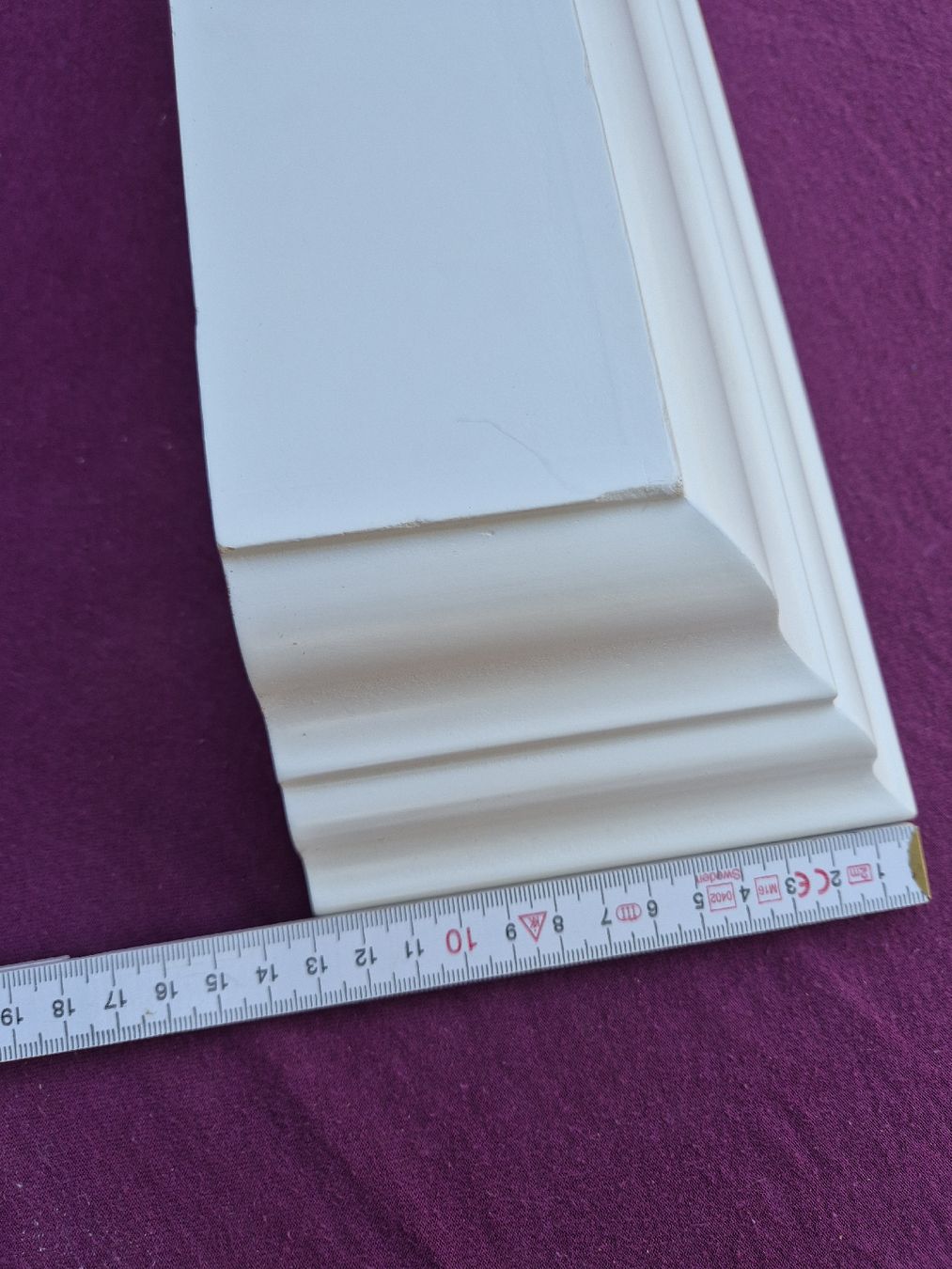 Scaffali: Wandregal weiss mit Stuckprofil  – Usato da Krauchthal venduto da SamsPuce 4