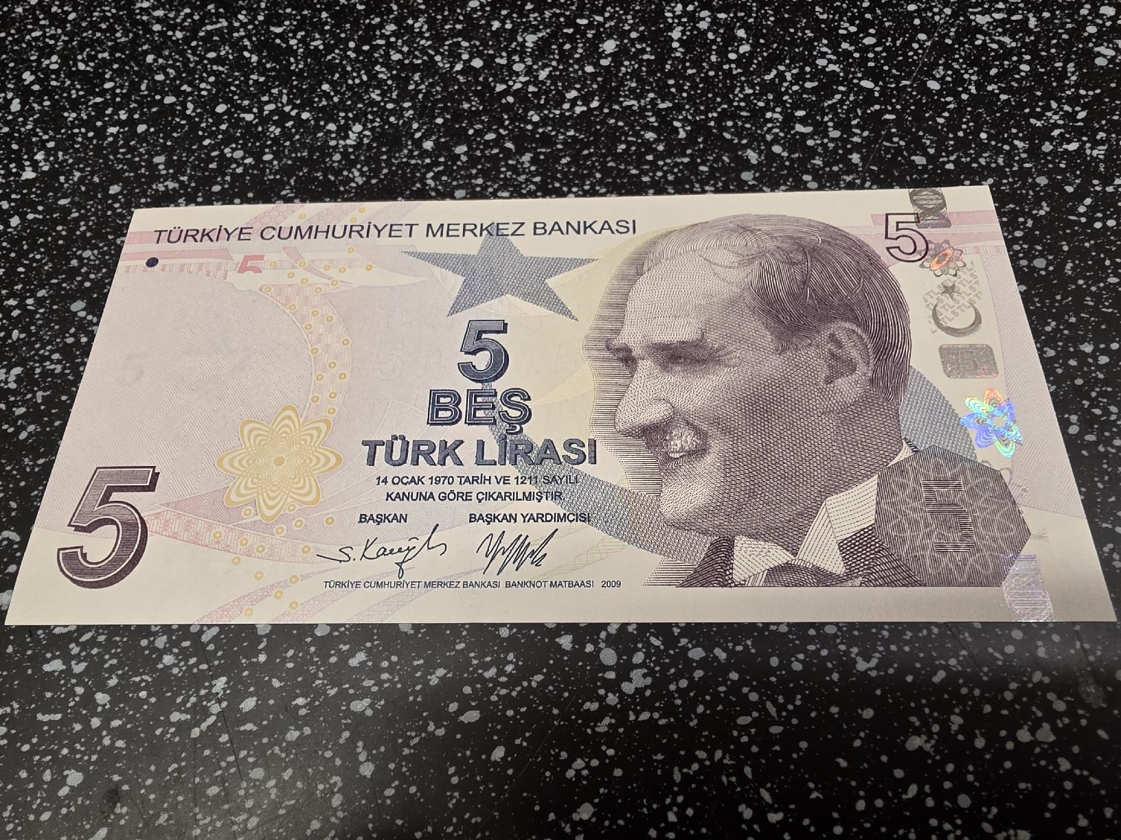 Banknoten: 5 Lira TR Banknote  – Neu und originalverpackt aus Herisau von Antiques.AR