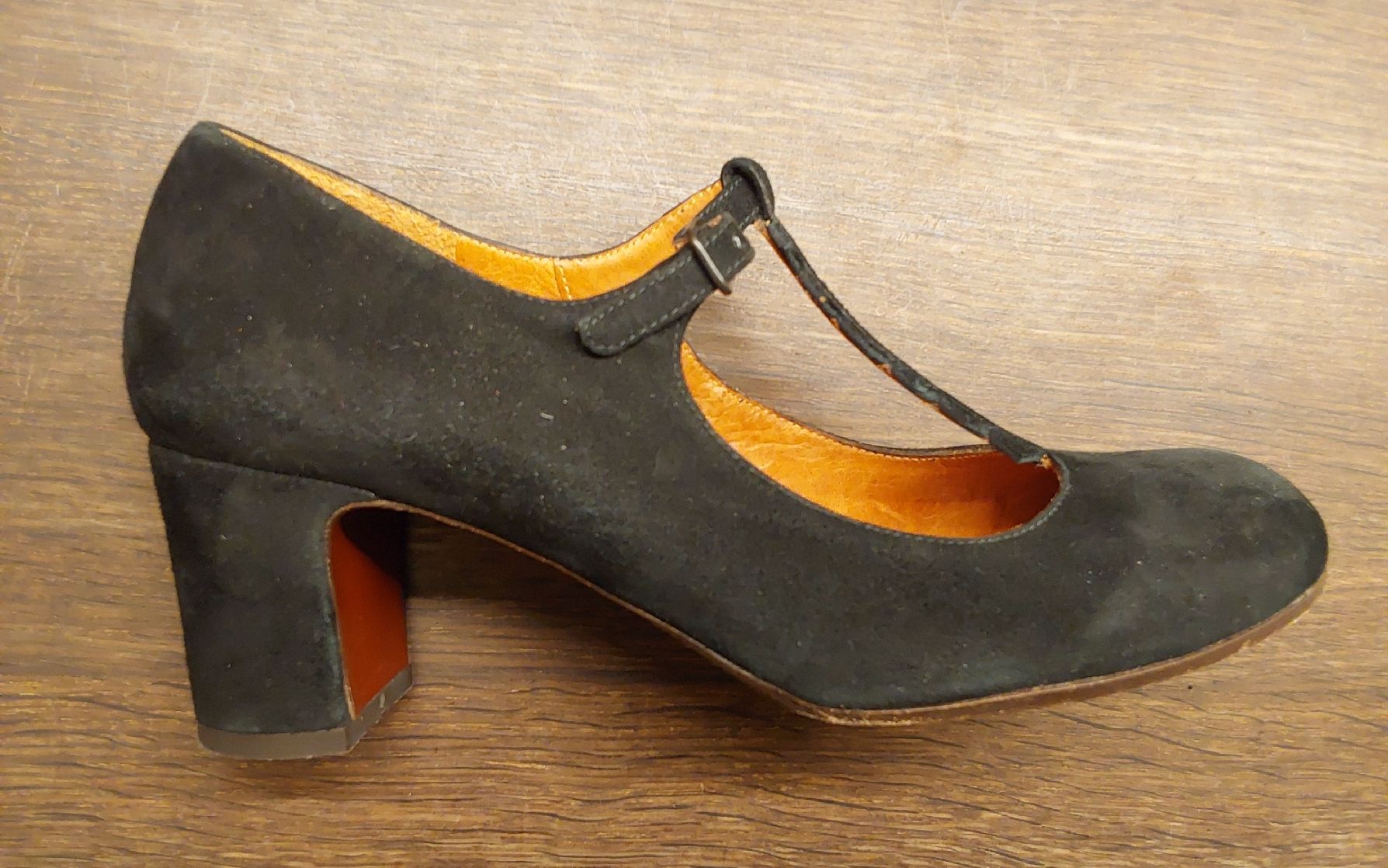 Chie Mihara Scarpe da donna: Pumps 38 Chie Mihara Wildleder schwarz – Usato da Köniz venduto da scopello12 2