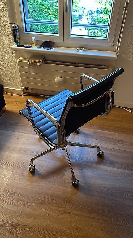 Vitra Sedie: Vitra EA 117 Leder – Usato da Frauenfeld venduto da Elooooo 1