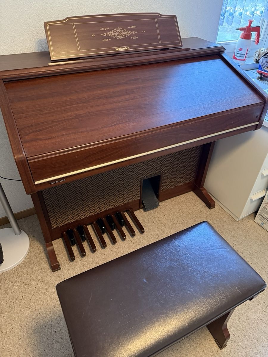Technics Strumenti musicali: Heimorgel Technics E66 (inkl. Bank & Noten) – Usato da Bülach venduto da NadineSW 1