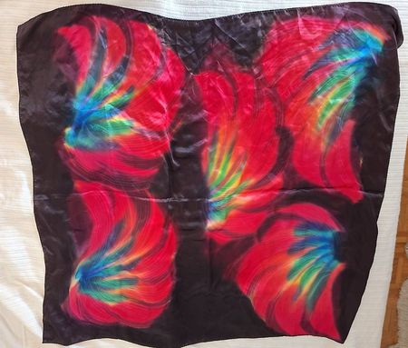 Seidentuch  Schwarz / Rot mit Regenbogen-Print
