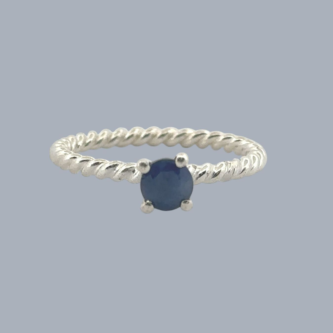Olga Ribler Anelli: Feiner Silber Ring 925 mit Saphire Grösse 57 – Nuovo (secondo la descrizione) da Luzern venduto da Schmuckoutlet 2