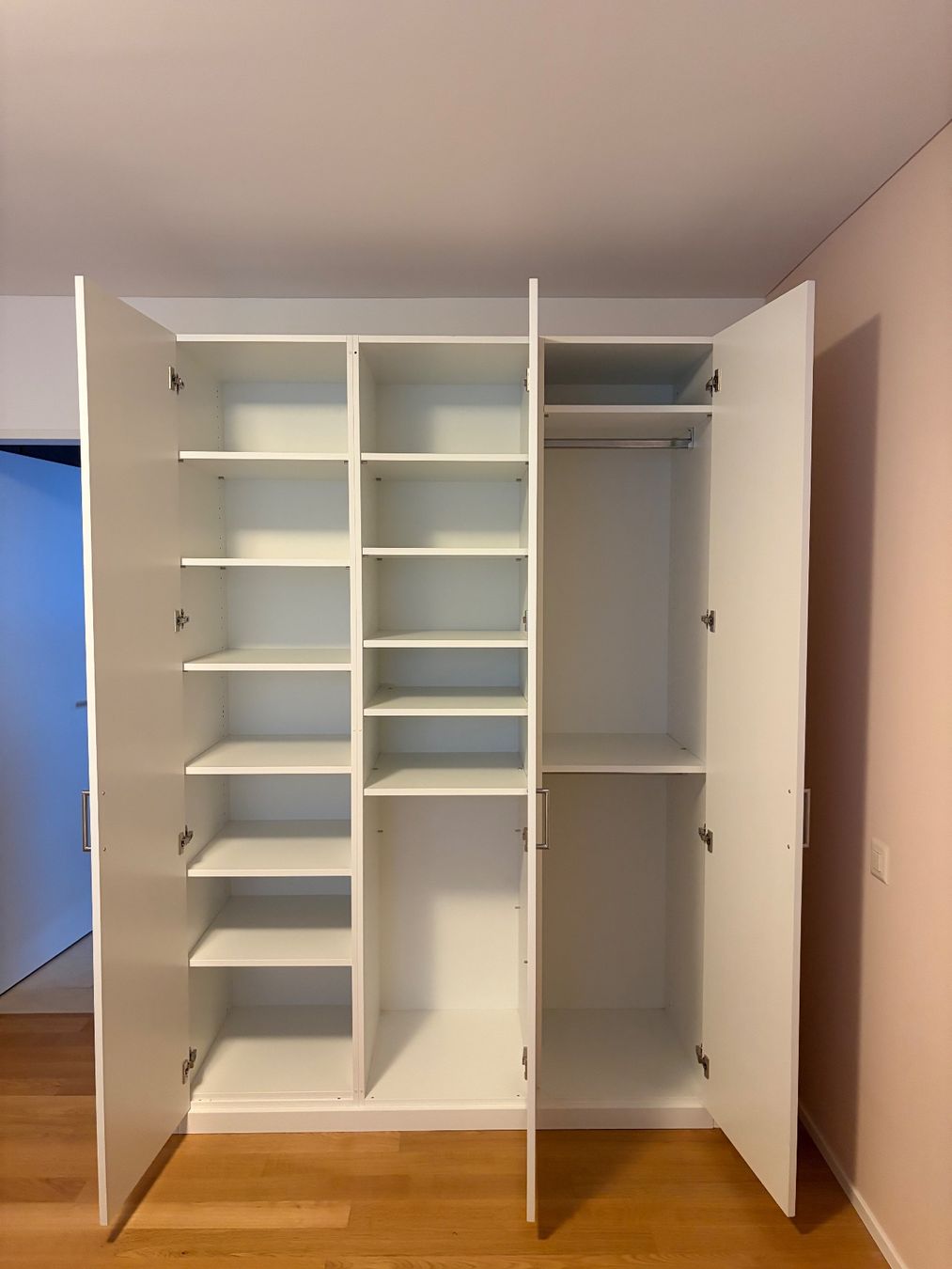 Armoires: Schrank – D'occasion à St. Gallen par Nina1000 1
