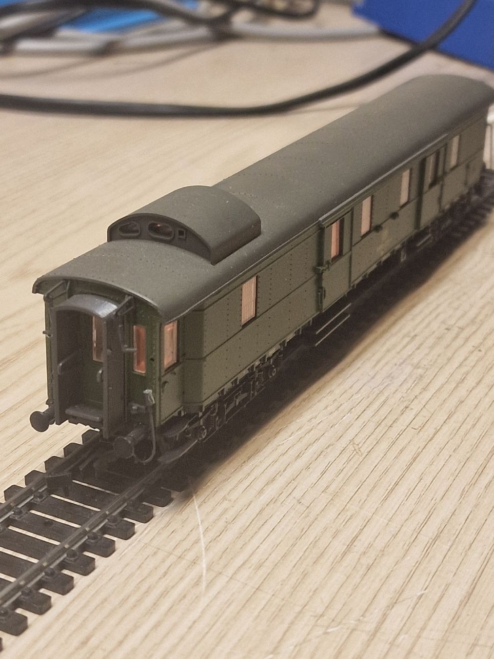 Roco Modellini di ferrovie: Roco 44556 HO Eilzug-Gepäckwagen DB  – Usato da Herzogenbuchsee venduto da ioa_zcm6