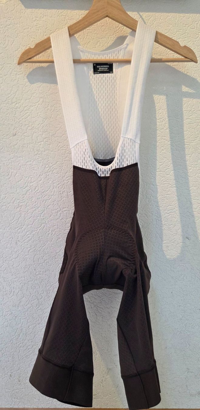 Pas Normal Studios Pantalons: PAS NORMAL STUDIOS MECHANISM BIB Men Gr. M Braun – Neuf (Voir description) à Holziken par sim_csb7