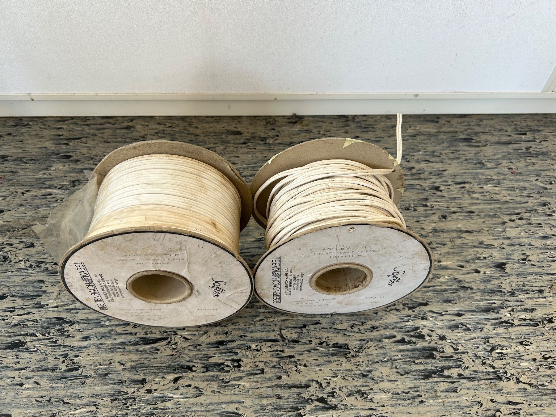 Cavi: 2x0.75mm2 Litzenkabe 100M Soflex Lautsprecher – Nuovo (secondo la descrizione) da Zürich venduto da LuZ_8005