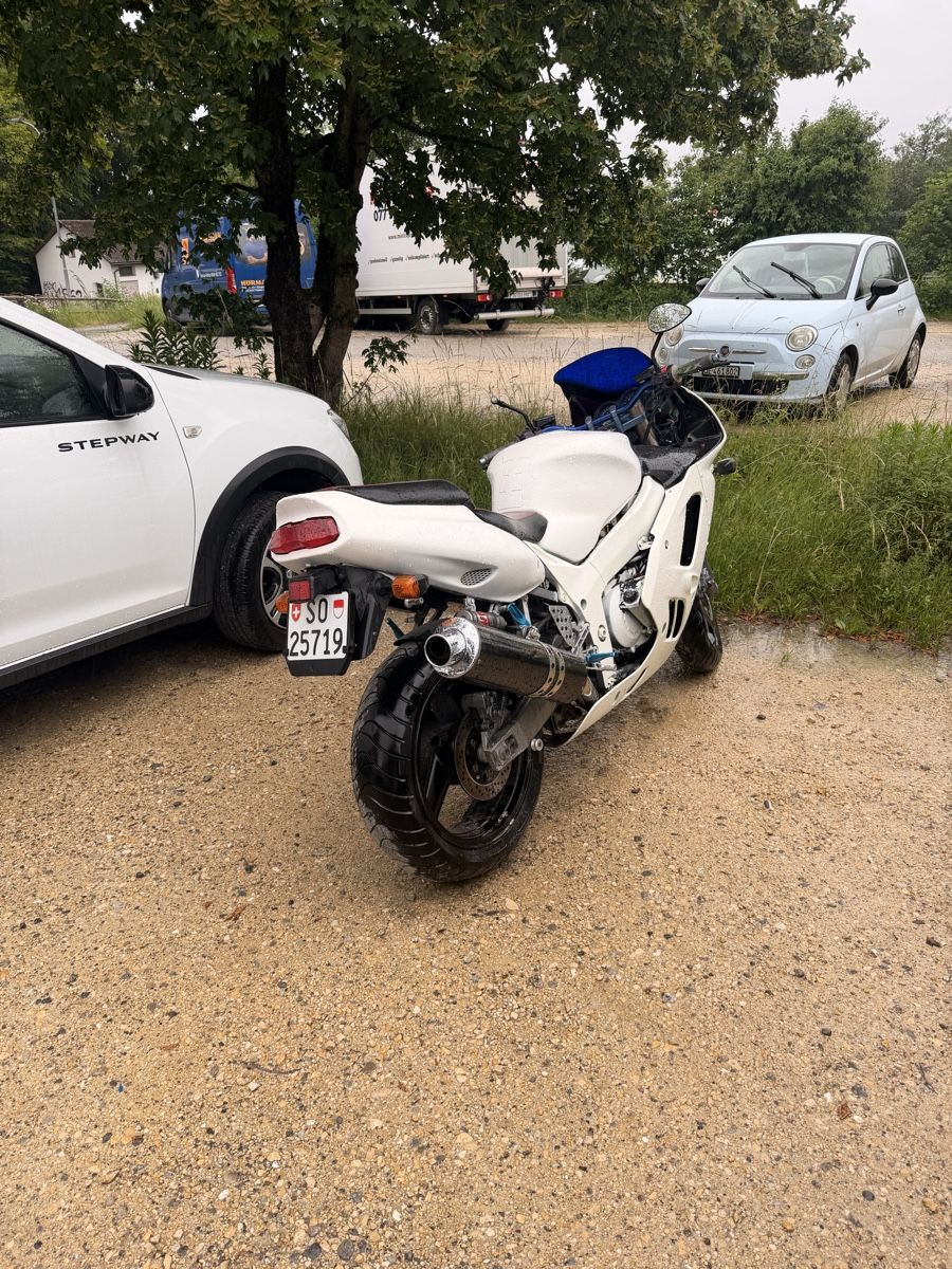 Kawasaki Strada: Kawasaki Nijna 900ccm – Usato da Schönenwerd venduto da kar_ts8q 1