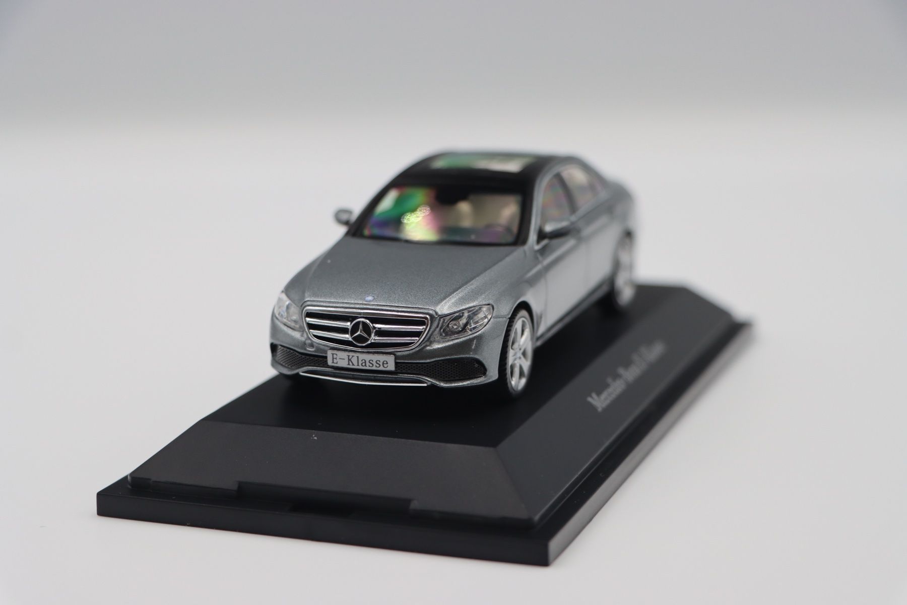 Mercedes-Benz Modellini d'auto: Mercedes E-Klasse 2016 1:43 Kyosho – Nuovo e nell'imballaggio originale da Bühl b.Aarberg venduto da modelldiecast 5