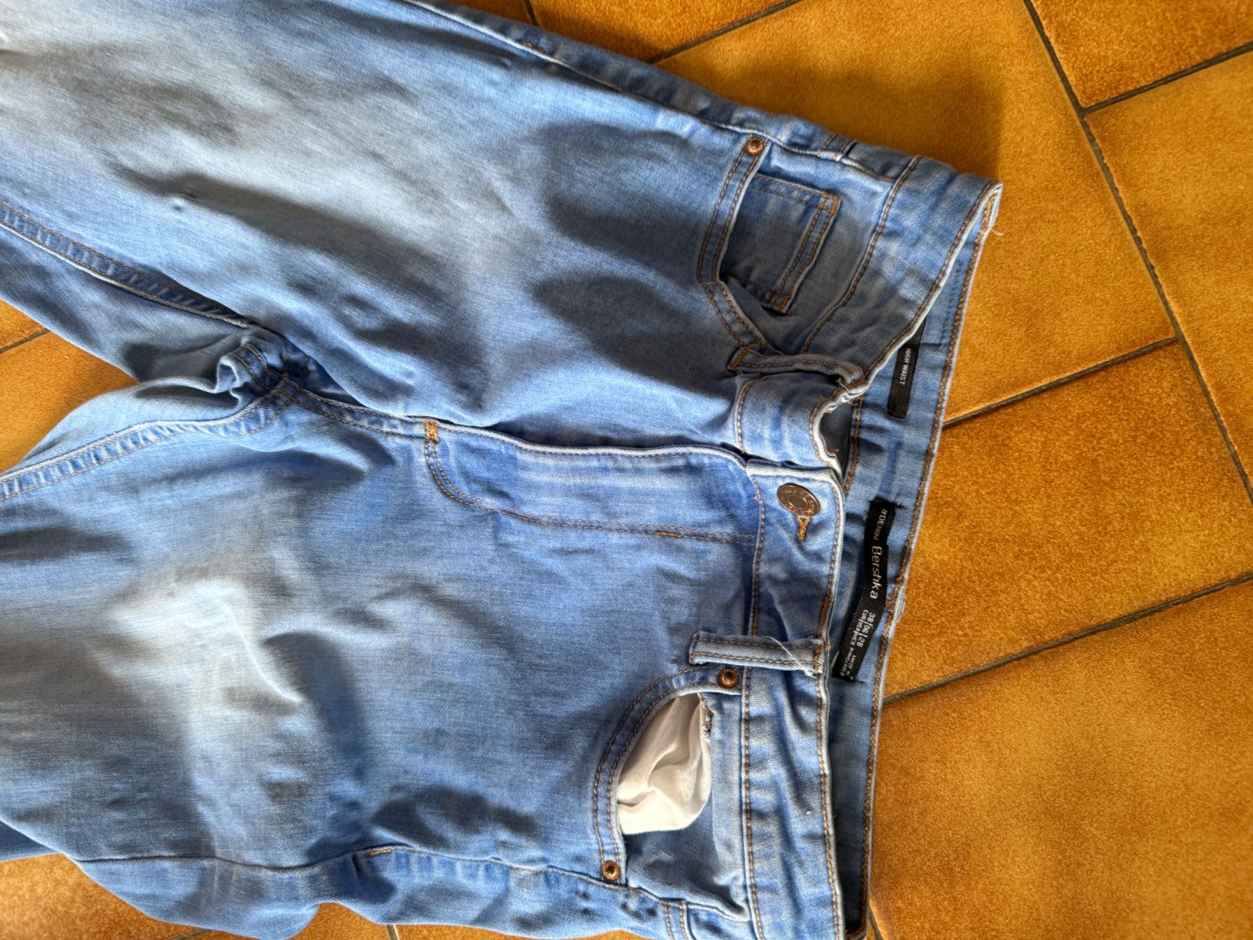Jeans: Jean slim bleu clair Zara Basic femme T.34 – Usato da Veyrier venduto da kimedovapa 1