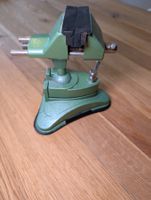 Alter Tisch Schraubstock