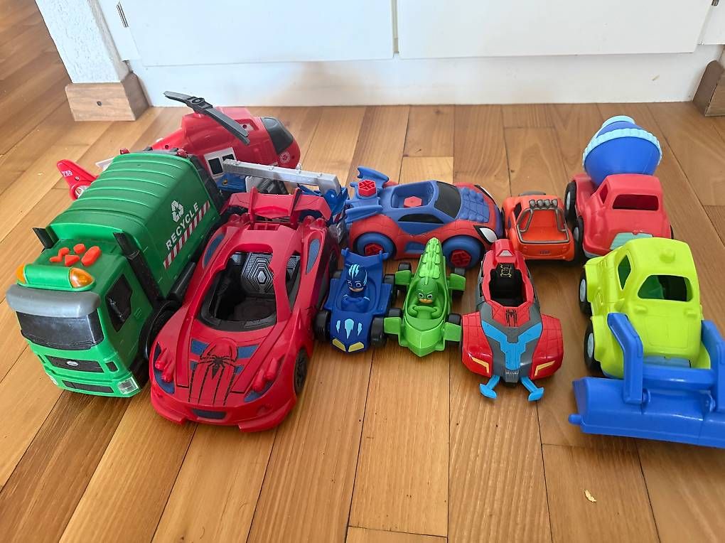 Jouets: Lots de jouets divers – D'occasion à Mont-sur-Lausanne par ani_xh5c 1