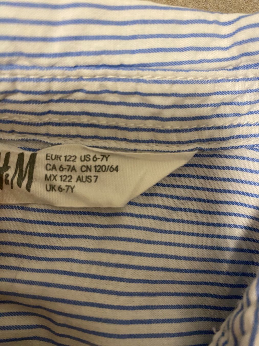 H&M Lotti & Set di vestiti: Lot pulls et chemises enfant - 122/128 – Usato da Clarmont venduto da sil_59s9 6