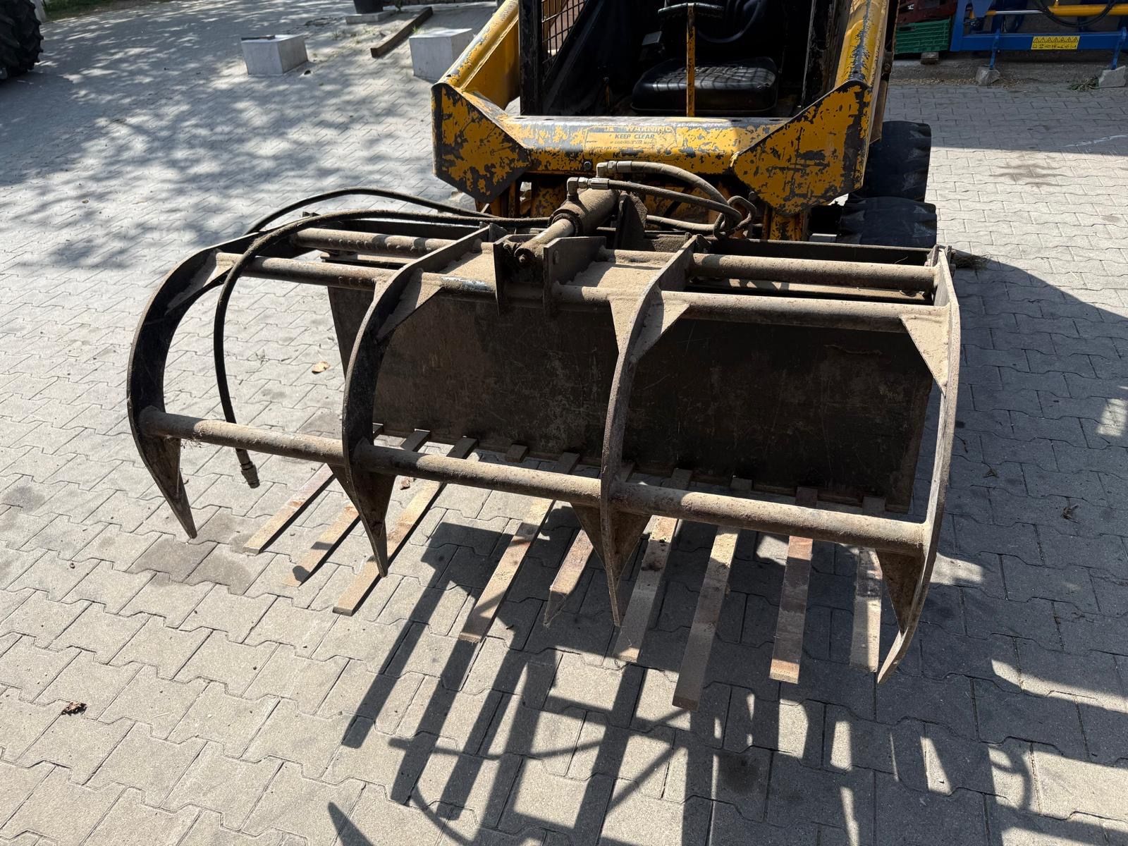 Hoflader: Hoflader (Mustang 342) – Gebraucht aus Aesch von Hirsch012 3