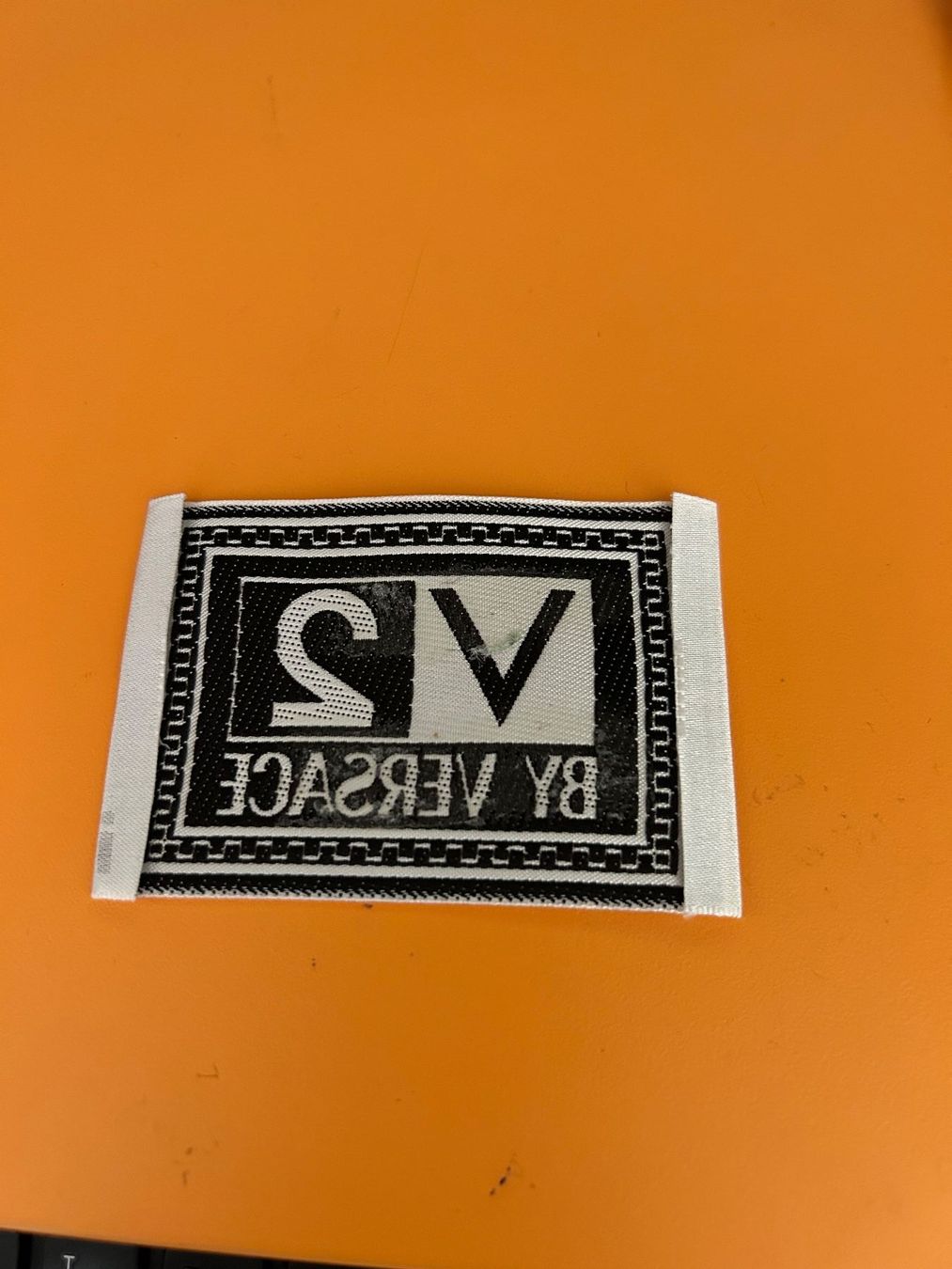 Toppe: Patch Etikette VERSACE V 2 - Nähetiketten - NEU – Nuovo (secondo la descrizione) da Arbedo venduto da nadia1973 1