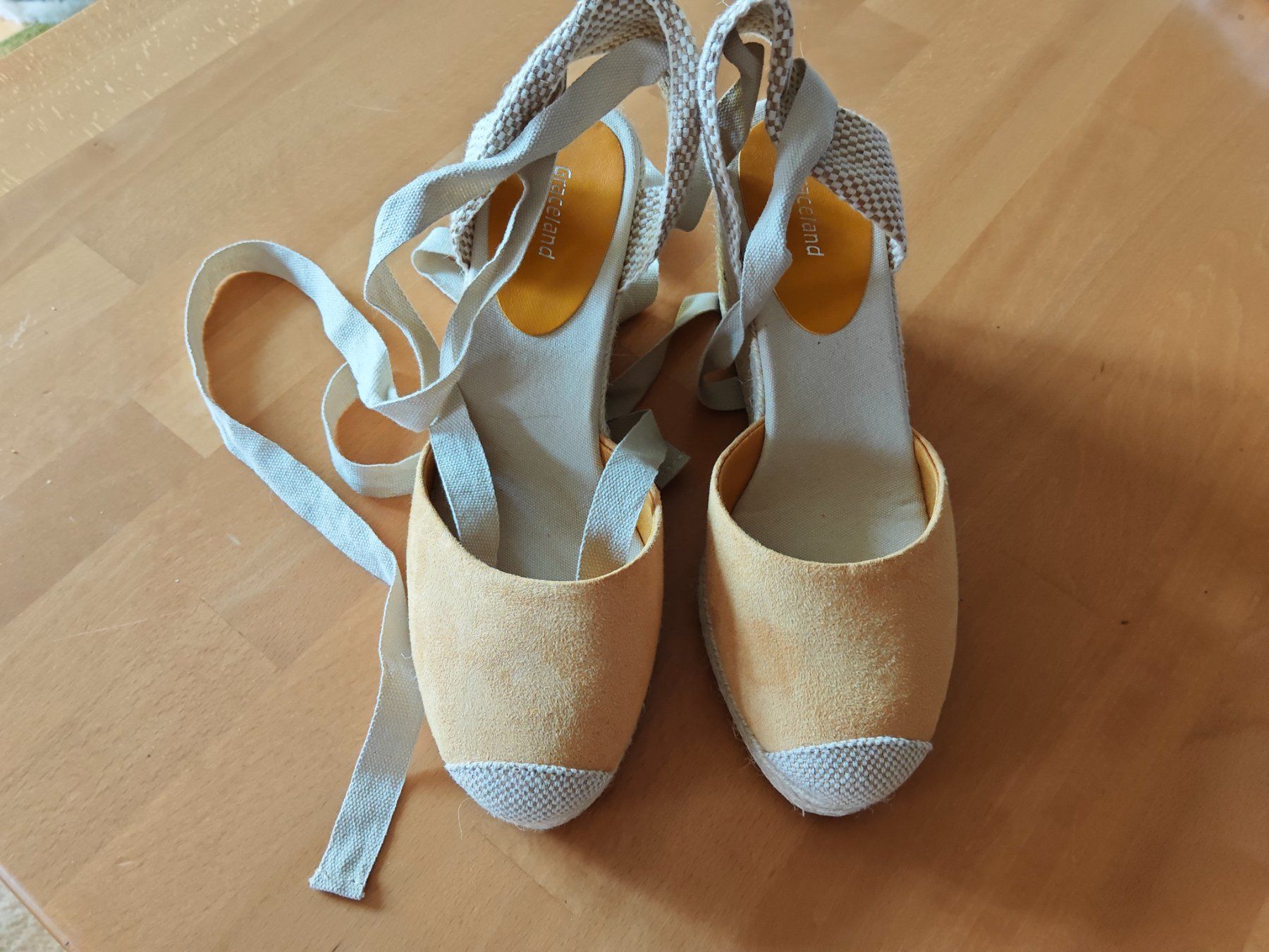 Scarpe da donna: Sommerschuhe Gr.39 gelb – Usato da Staad SG venduto da Hope80