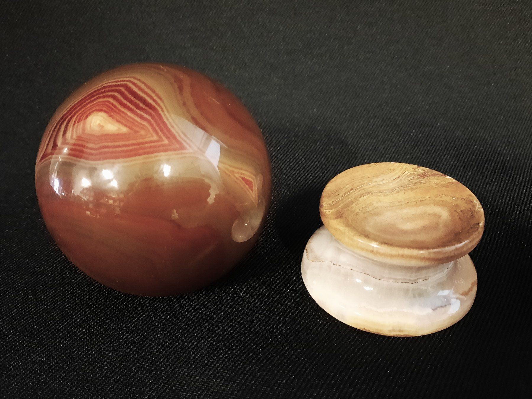 Edelsteine: ACHAT KUGEL rotbraun mit Sockel – Gebraucht aus Beinwil am See von Restwert_Beinwil