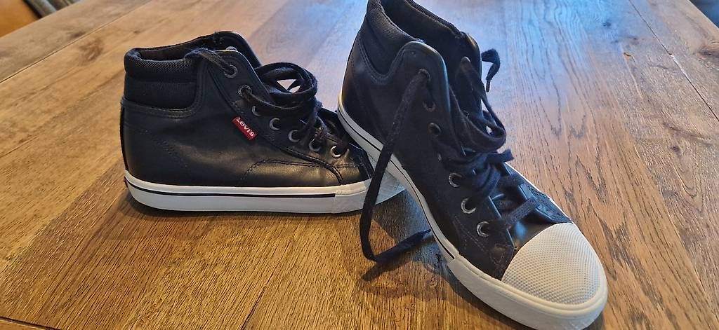 Scarpe da uomo: Freizeitschuhe Gr 37 – Usato da DOTTIKON venduto da fabnico 1