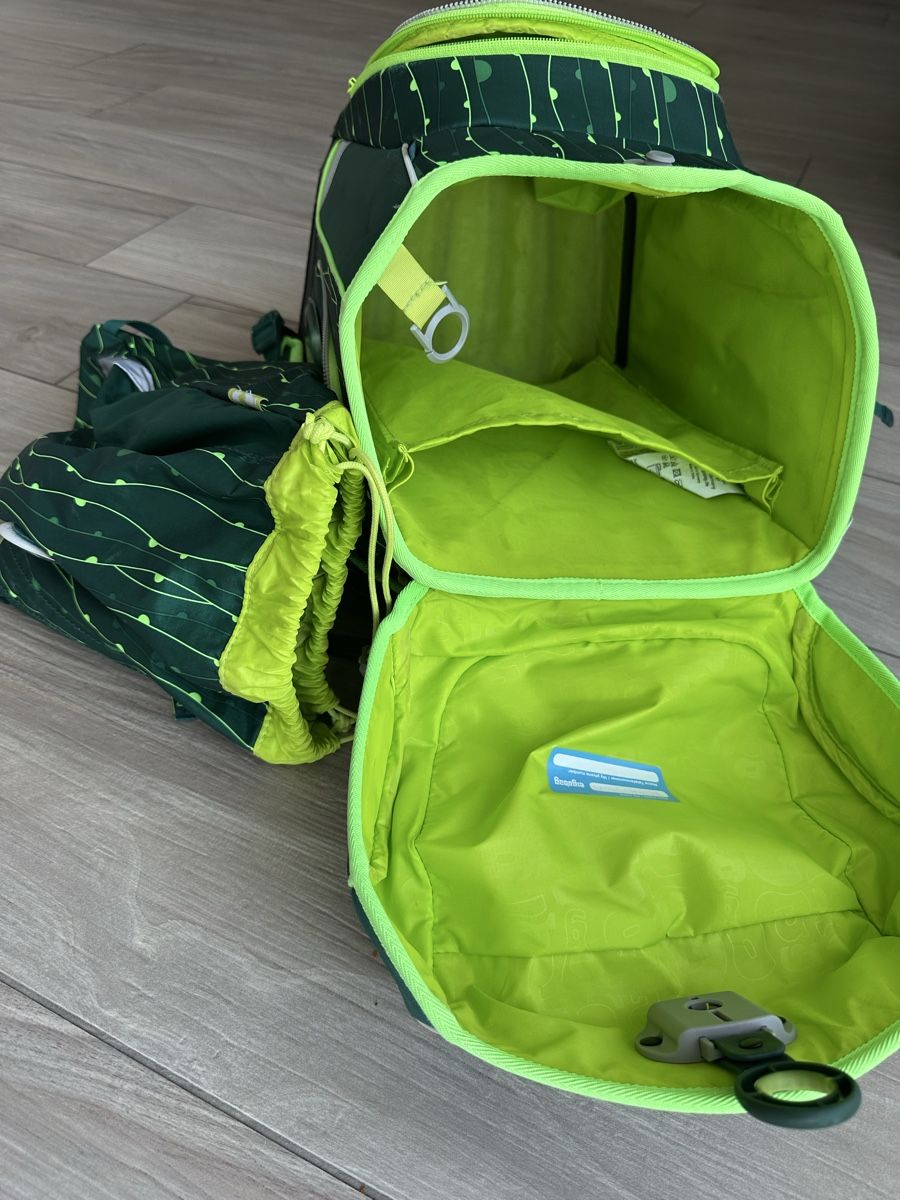 Ergobag Sacs & sacs à dos: Ergobag backpack green jungle print with gym bag – D'occasion à Horgen par atkaja 1