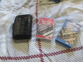 Walkman Musikkassettenrecoder Und 2 The Beatles Kassetten 60