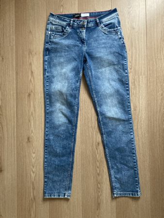 Cecil Damen Jeans, Gr. 28/32 Top NEU