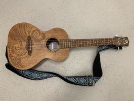 Tenor-Ukulele mit Lernheft