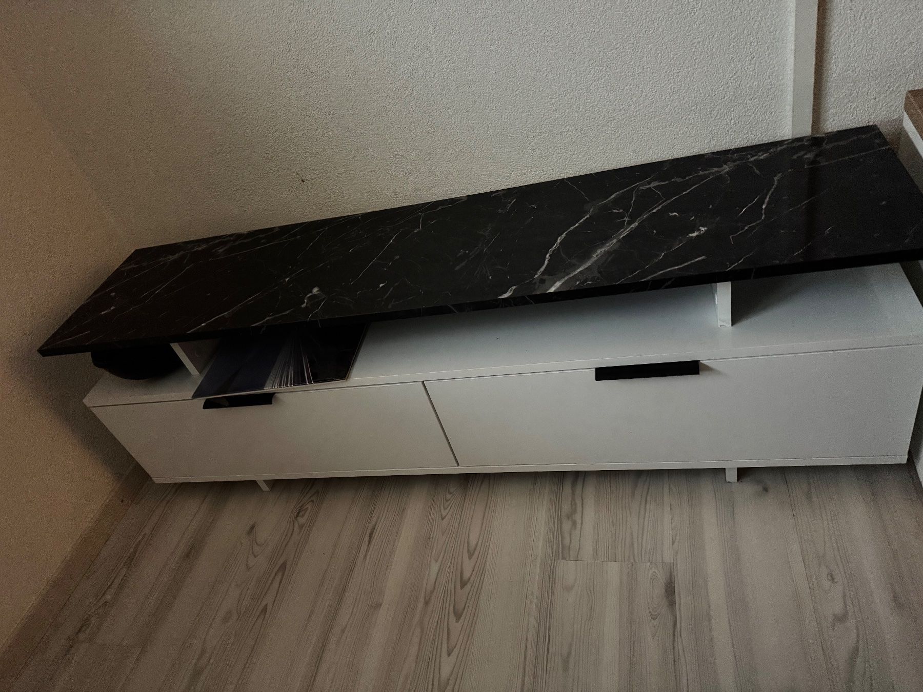 Mobili TV: Commode basse – Nuovo (secondo la descrizione) da Collombey venduto da Jehona_s