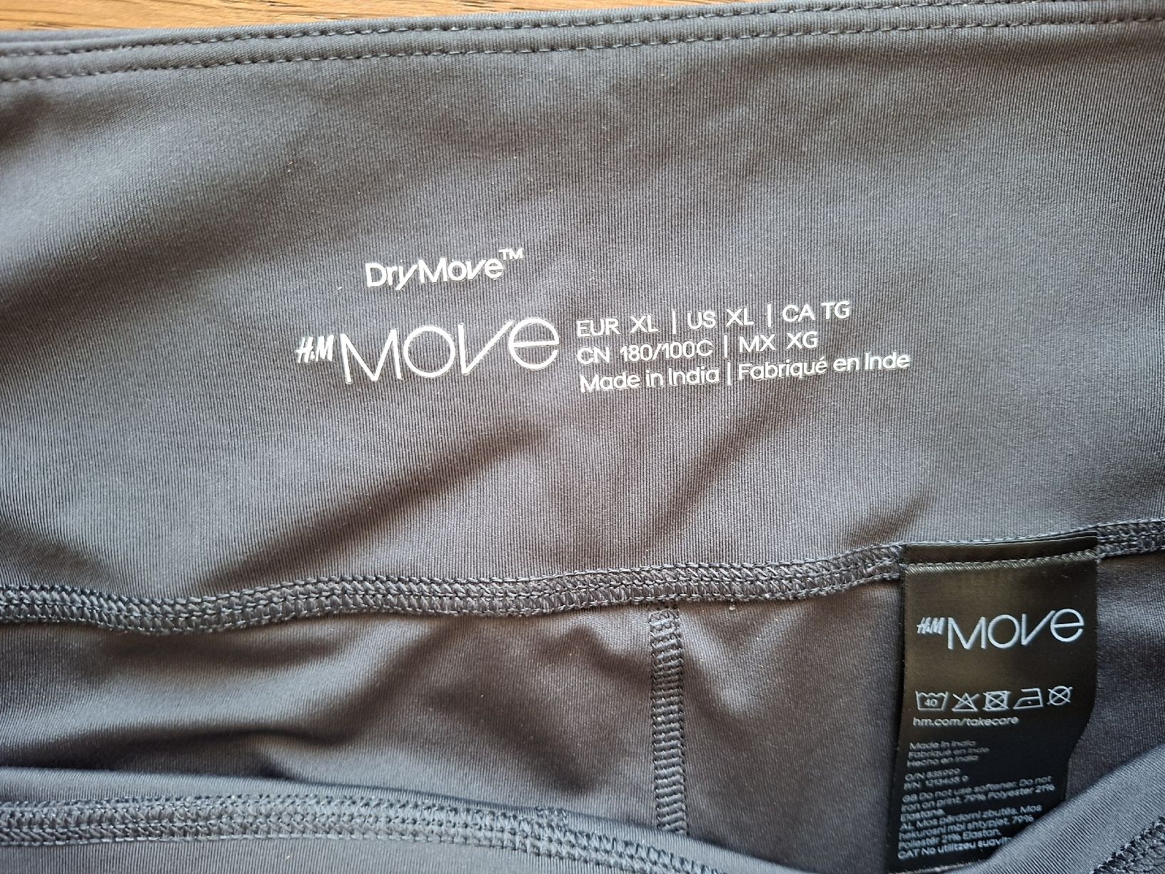 H&M Leggings: Sportshorts von H&M – Nuovo (secondo la descrizione) da Oberengstringen venduto da Kimchimon 3