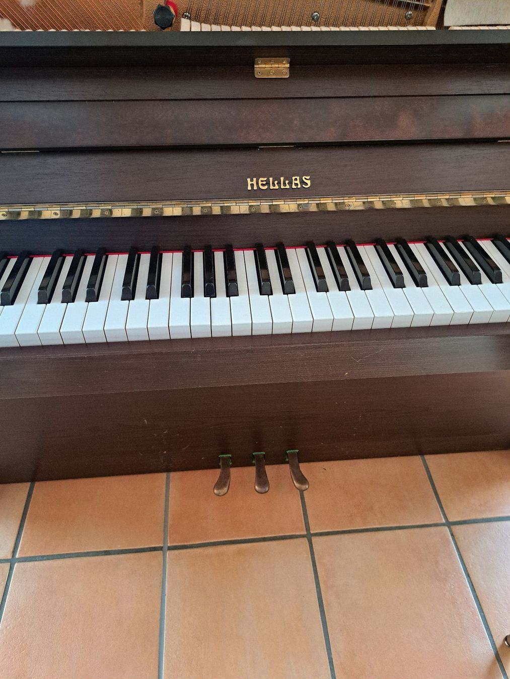 Strumenti musicali: gebrauchtes Klavier HELLAS dunkelbraun mit Hocker – Usato da Russikon venduto da Oelga 3