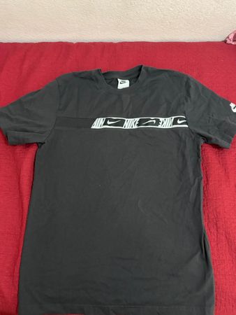 T-shirt nike