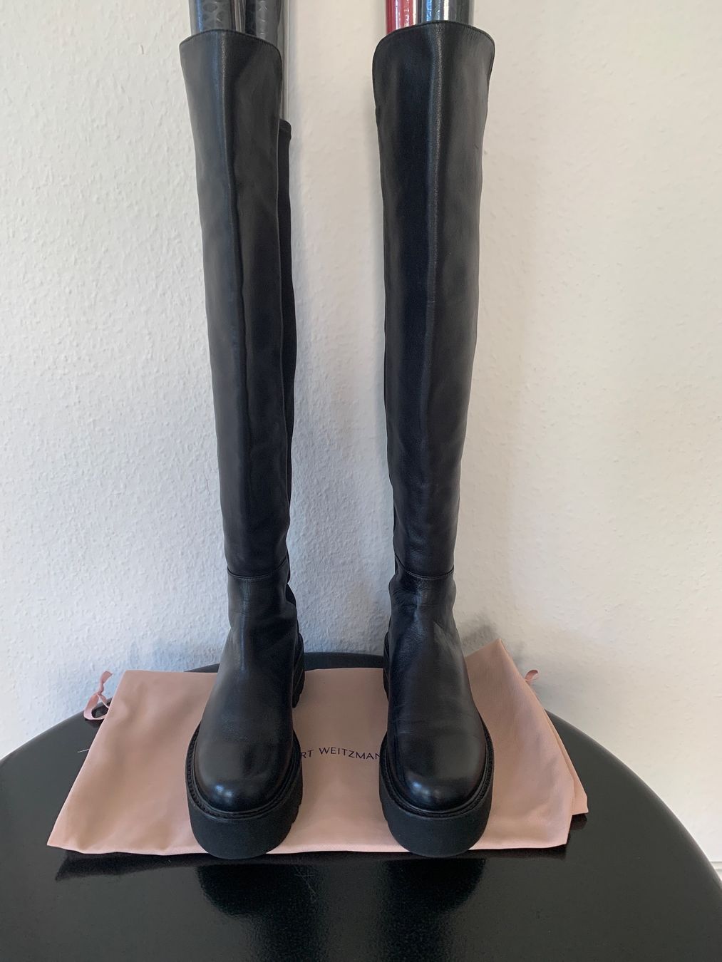 Stuart Weitzman Chaussures femmes: Stuart Weitzman: Edle schwarze Overknee Lederstiefel, 37 – D'occasion à Luzern par designluzern