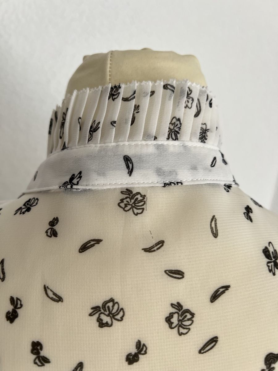 Zara Camicette: Zara Basic Bluse, Grösse XS, mit Rüschen. Neu – Nuovo (secondo la descrizione) da Luzern venduto da suhamadlun 7