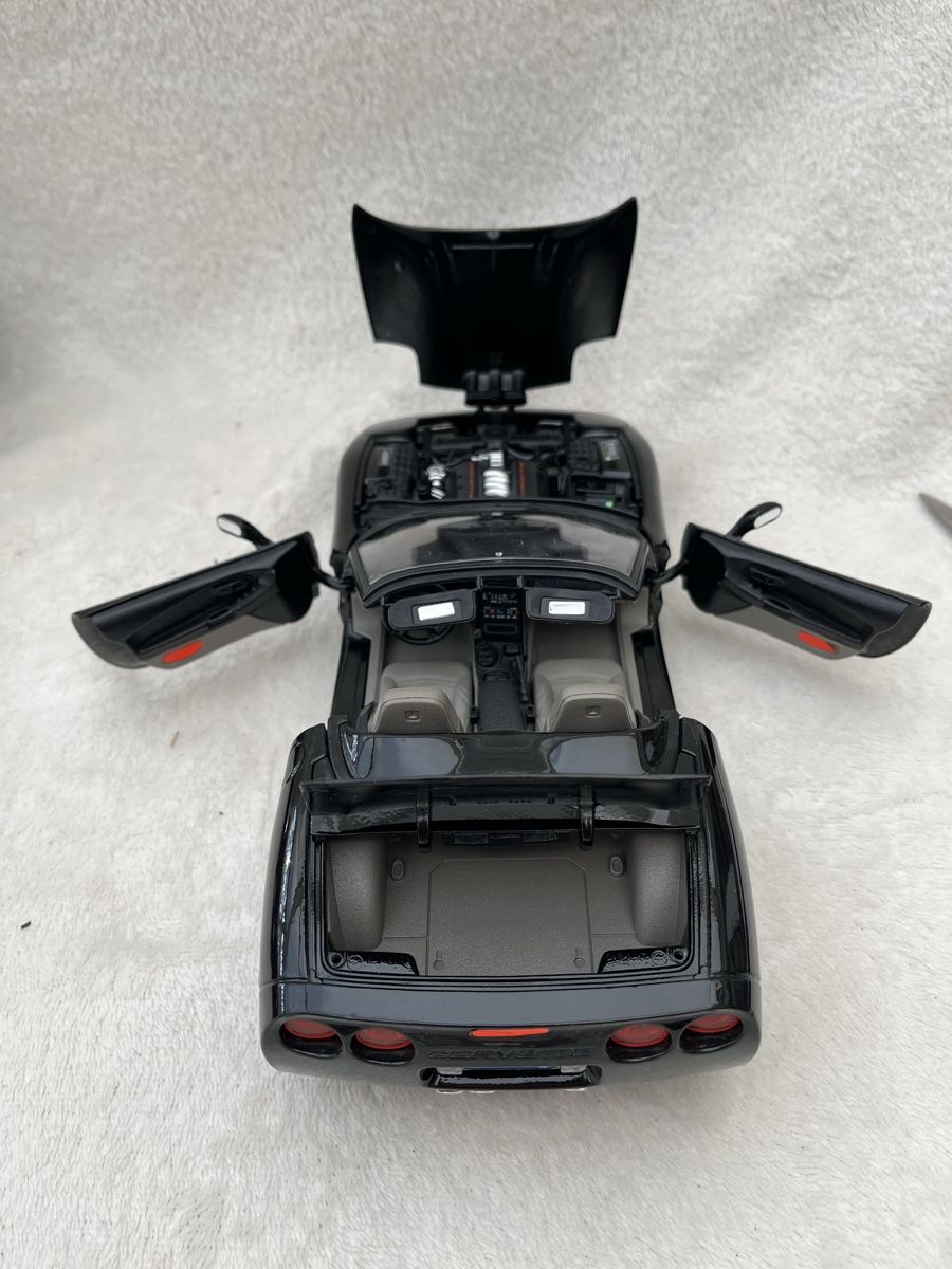 Chevrolet Modellini d'auto: Chevrolet Corvette Cabrio 1997 – Nuovo e nell'imballaggio originale da Oberweningen venduto da mer_2yn9 4
