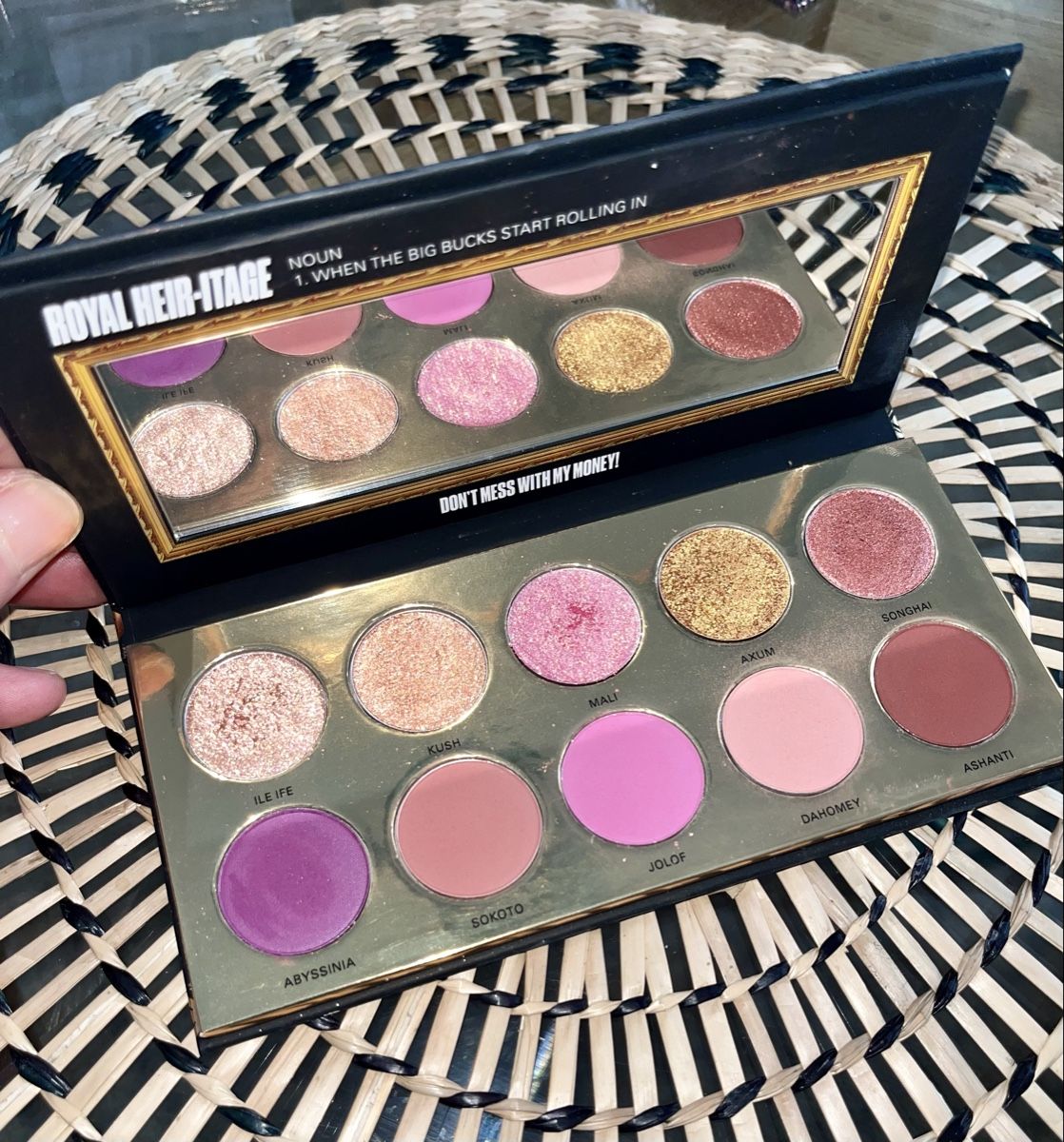 Make-up: Uoma Black magic royal heritage palette – Nuovo (secondo la descrizione) da Perrefitte venduto da lulusphere