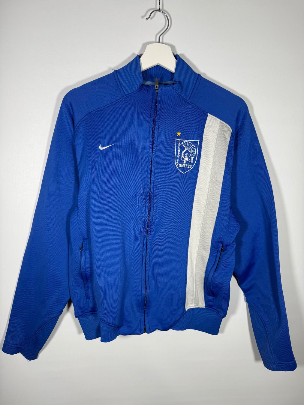 Nike Maglioni & Felpe: Nike Vintage Trainingsjacke M – Usato da Mühledorf BE venduto da ericgrunder_12