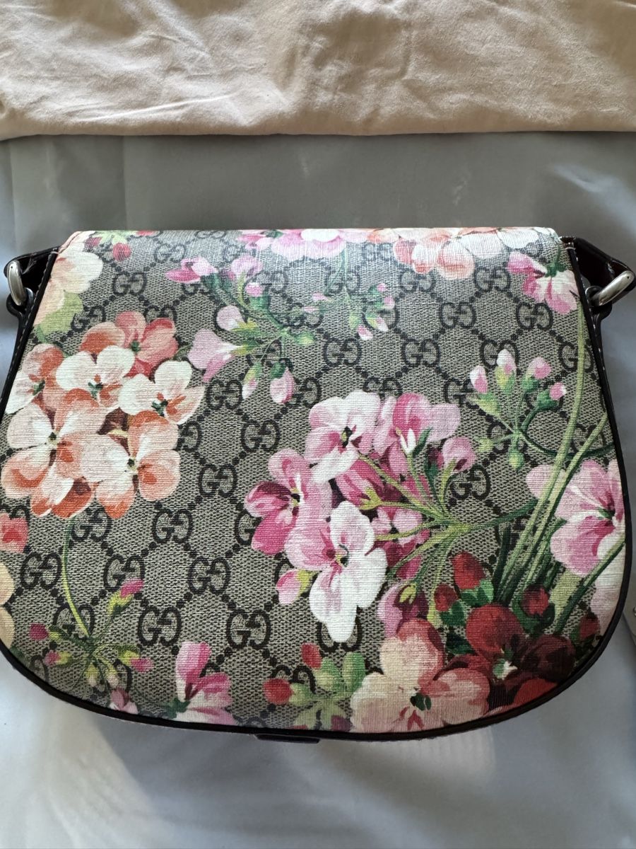 Gucci Sacs femmes: Gucci flower – D'occasion à Basel par frr_y9zm 5