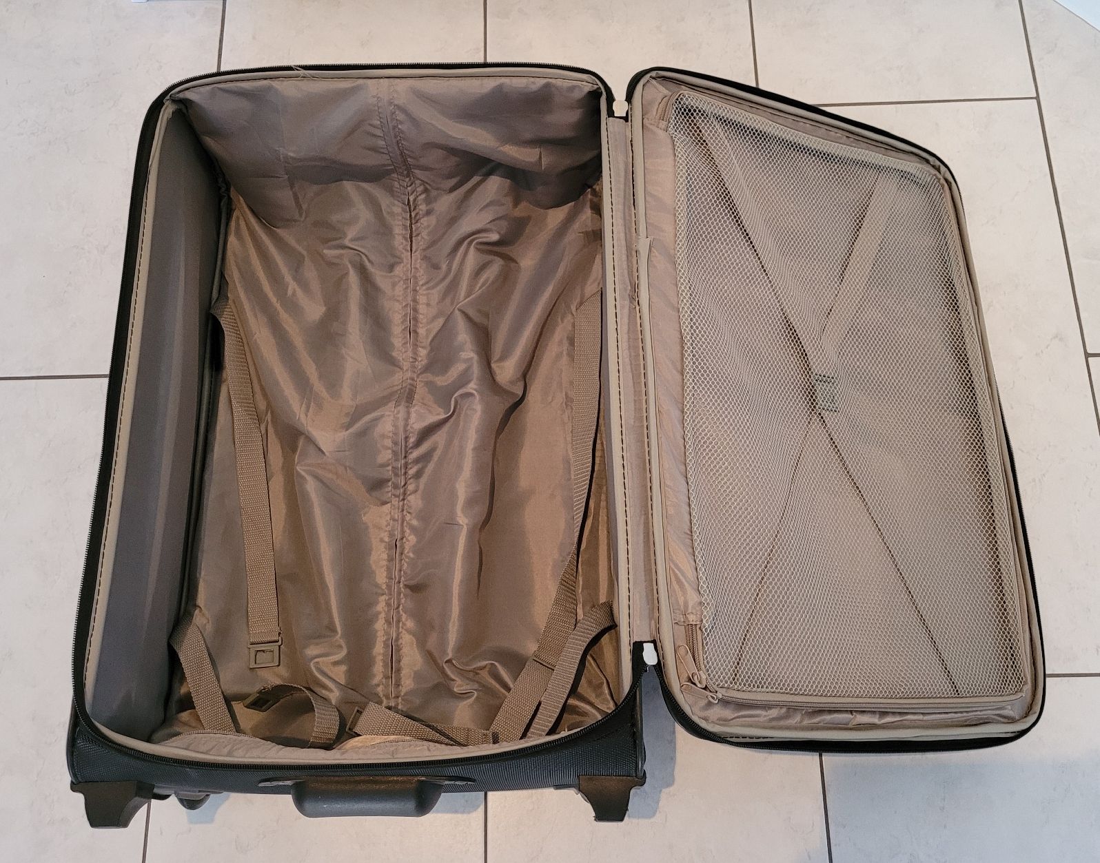 Valigie: TITAN Rollkoffer Trolley Koffer Schwarz  – Usato da Kappelen venduto da Betonchic 6