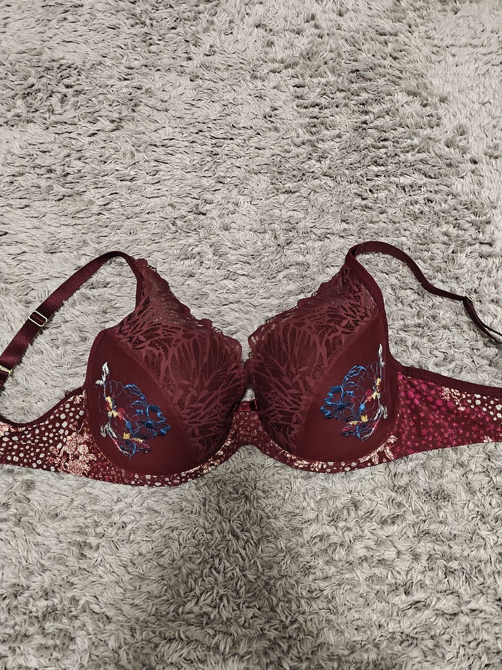 Triumph Sonstige Unterwäsche: Triumph BH / String Set – Neu (gemäss Beschreibung) aus Pieterlen von Saemelili 1