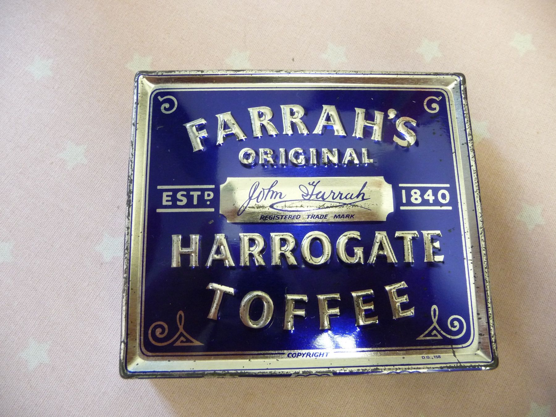 Dosen: alte Farrah's Harrogate Toffee Blechdose – Gebraucht aus Rafz von Powacaddy