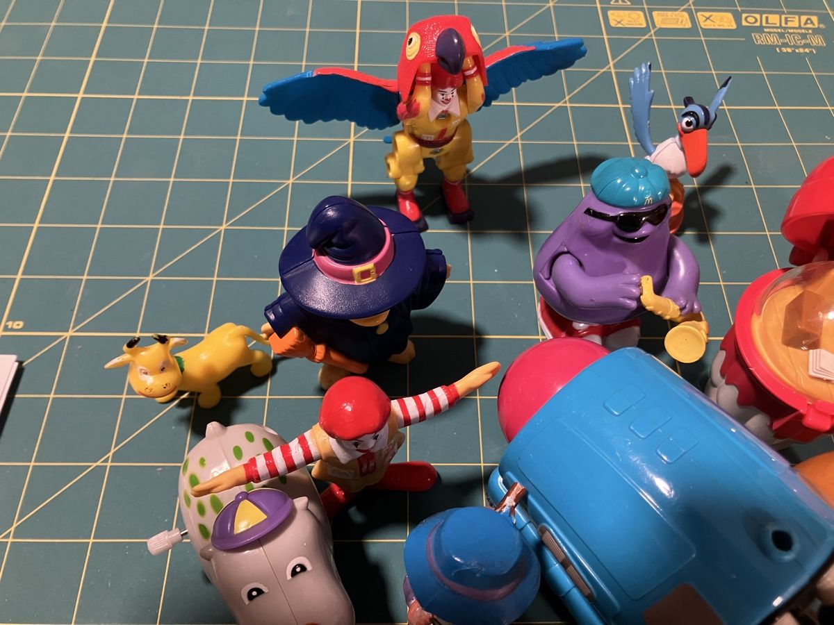 Spielzeuge: Spielfiguren – Gebraucht aus Bettwiesen von jum_kq5y 1