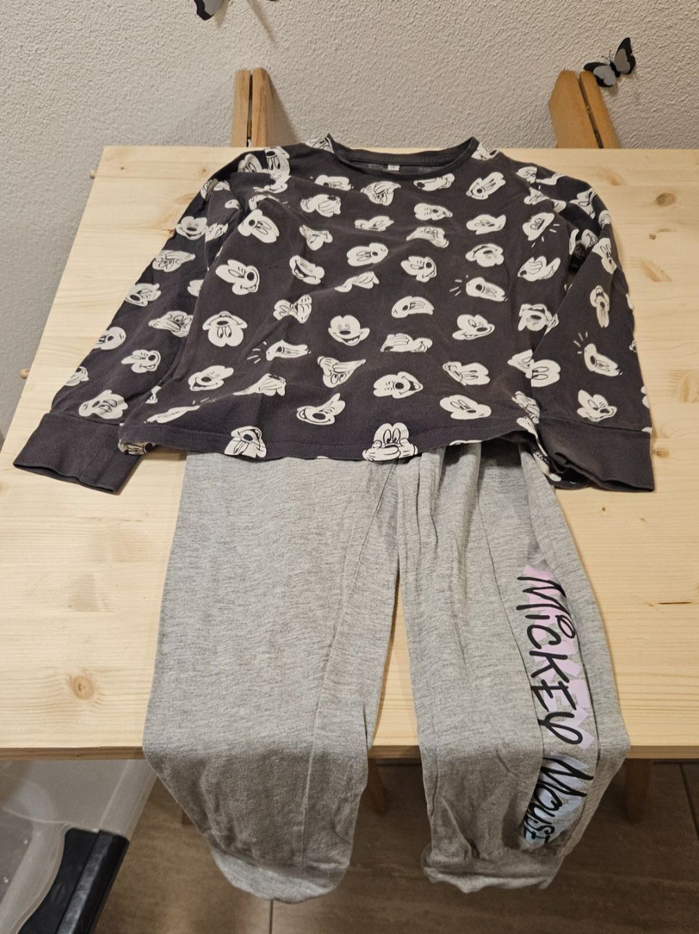 C&A Pigiami: Mickey Mouse Pyjama, Grösse 134, gebrauchten Zustand – Usato da Escholzmatt venduto da _die_Kaempferin