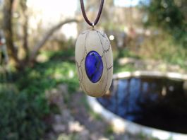 Opal mit Holzanhänger ( Neu nicht gebraucht oder getragen )