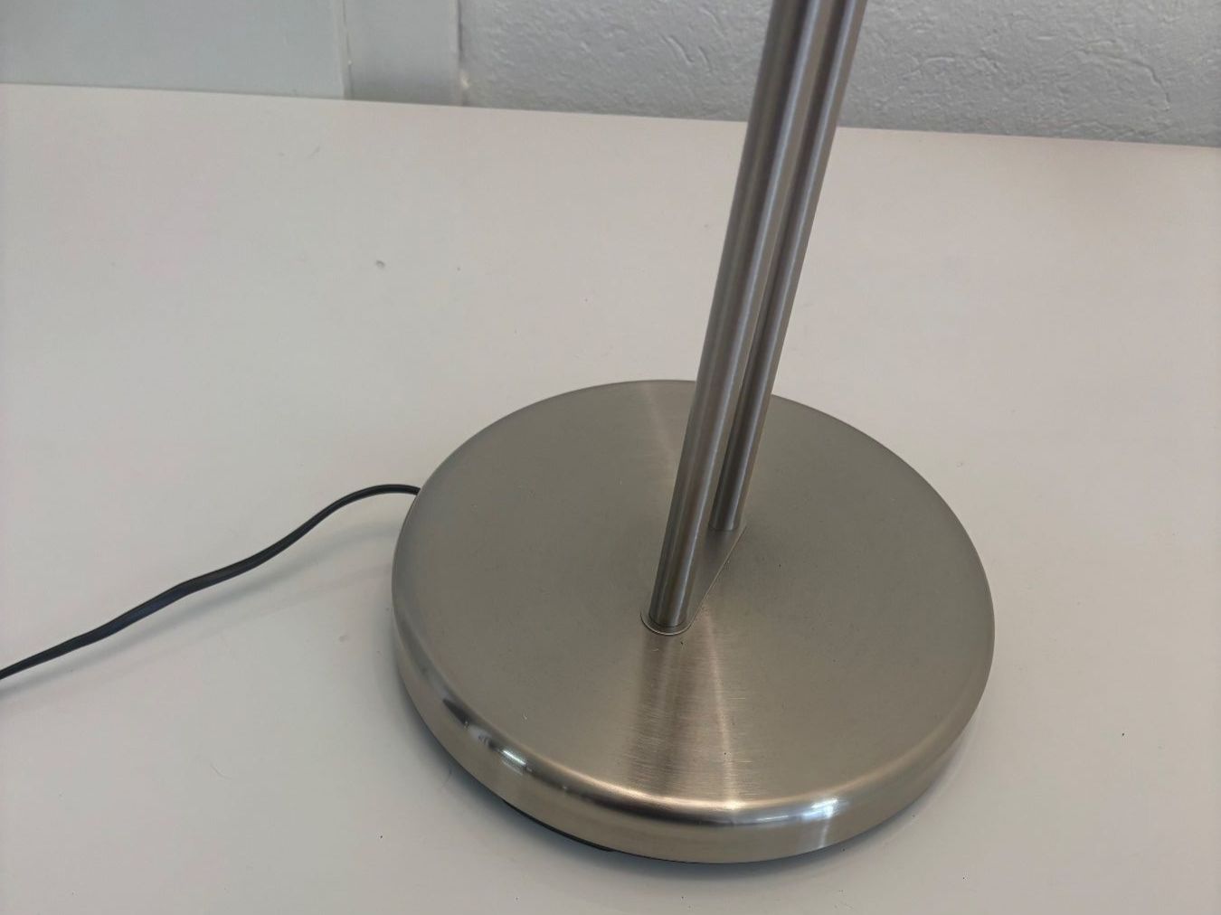 Lampen: Stehlampe Metall mit Leseleuchte – Gebraucht aus Wettingen von Wendemarket 5