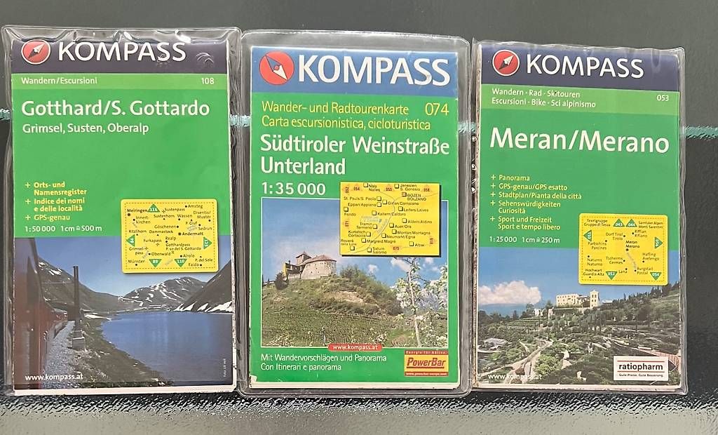 Cartine & Atlanti: Drei Kompass Wanderkarten – Usato da Allschwil venduto da Hesch13