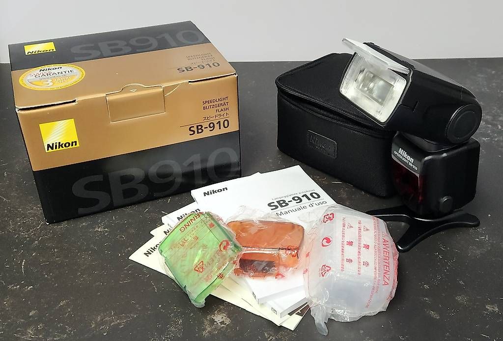 Nikon Flashs: Nikon Speedlight SB-910 – D'occasion à Les Avanchets par PePaul74