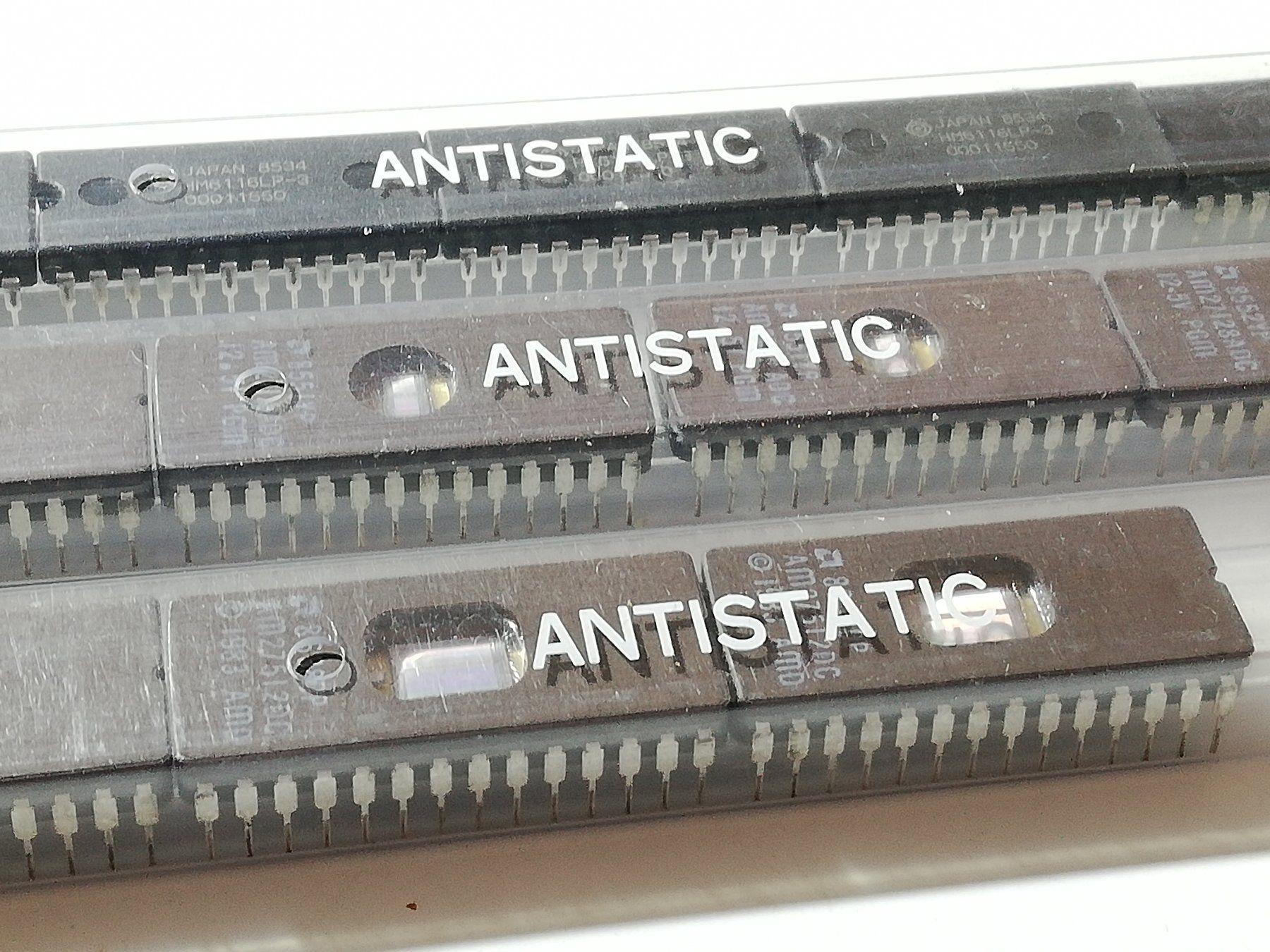 Componenti elettronici: EPROM E-PROM E PROM E_PROM Stückpreis gemäss Dimension Menge – Nuovo (secondo la descrizione) da Niederneunforn venduto da Gusti123 1