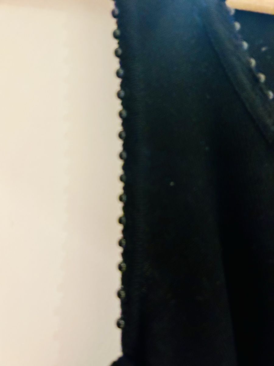 Top: Schwarzes Langarmshirt mit Perlen Gr. S – Nuovo (secondo la descrizione) da Muttenz venduto da cho_xj52 2