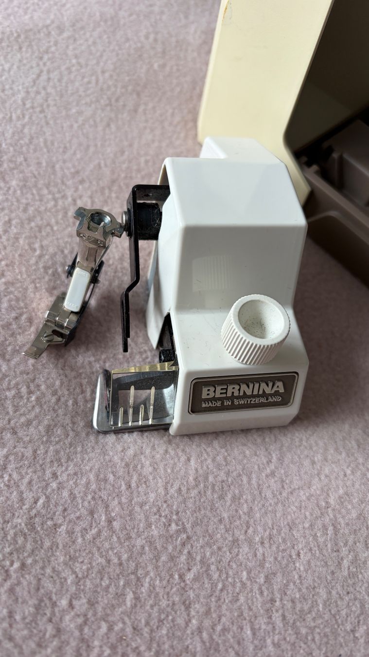 Bernina Macchine da cucire: Bernina Schneidenfuss – Nuovo (secondo la descrizione) da Liestal venduto da Goldart 2