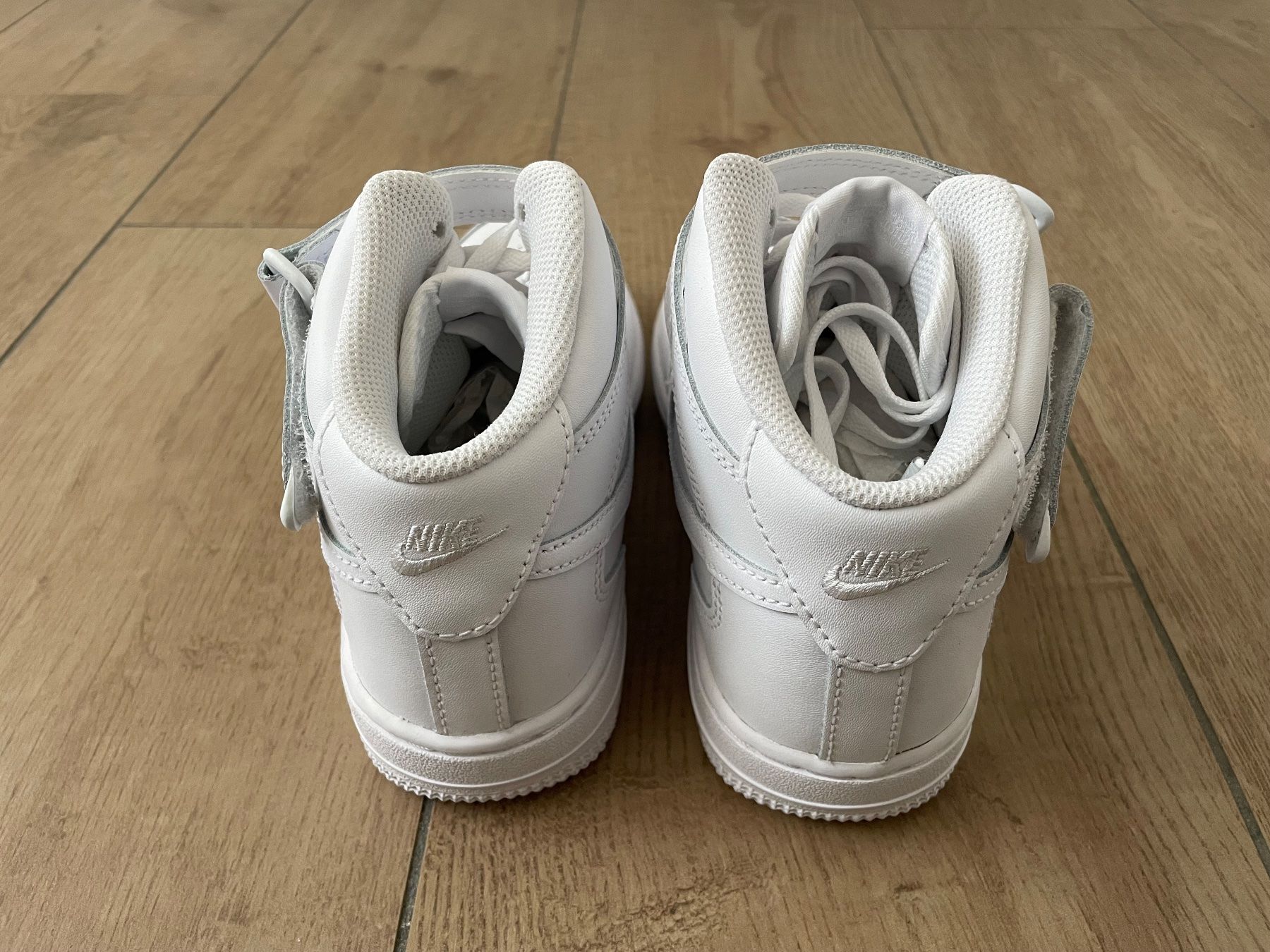 Nike Scarpe per ragazzi: Nike Force 1 Mid Gr. 35 NEU – Nuovo e nell'imballaggio originale da Waltenschwil venduto da hansnine 5