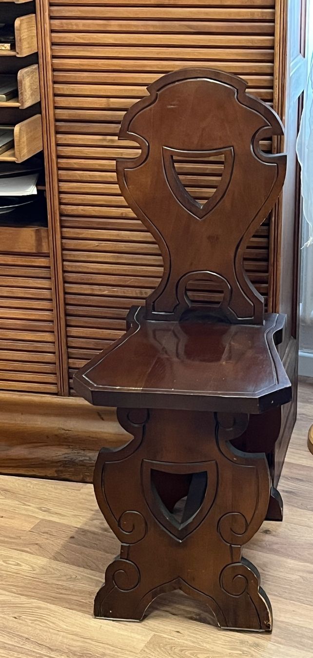 Chaises: Antiker Holzstuhl /Stabelle – D'occasion à Stetten AG par Brissago25 1